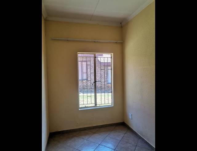 2 BEDROOM APARTMENT FOR SALE IN OLIEVENHOUTBOSCH